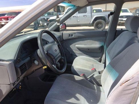 Used 1995 Ford Escort LX FWD image 13