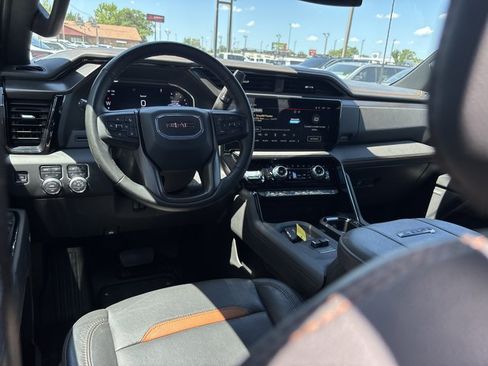 Used 2025 GMC Sierra 2500 AT4 AWD/4WD image 18