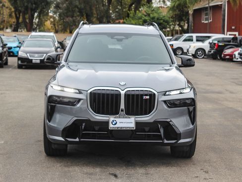 Used 2025 BMW X7 M60i image 2