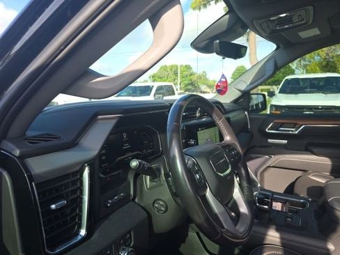Used 2023 GMC Sierra 1500 Denali w/ Denali Reserve Package AWD/4WD image 11