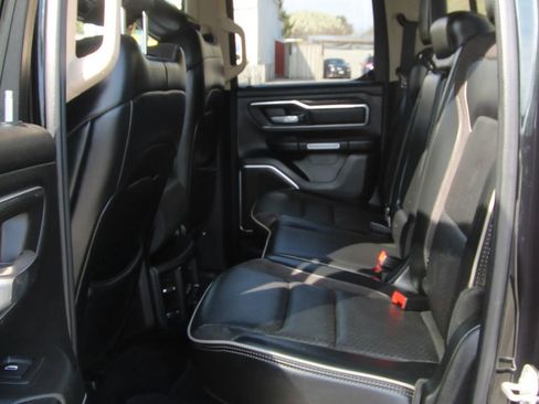 Used 2019 RAM 1500 Laramie AWD/4WD image 11
