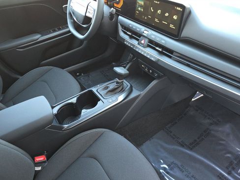 New 2026 Kia K4 LXS image 13