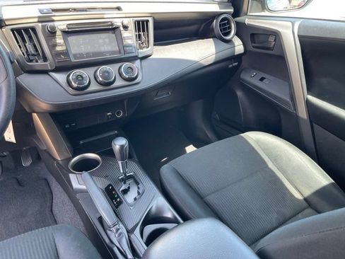 Used 2015 Toyota RAV4 LE AWD/4WD image 17