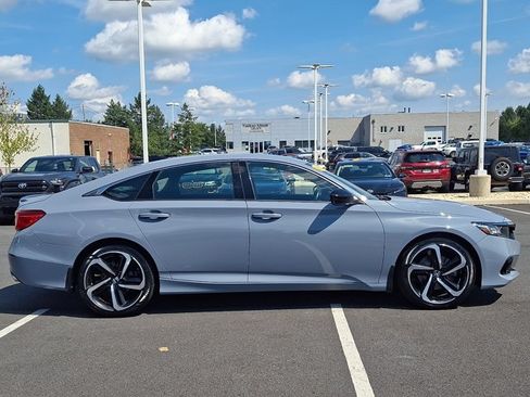 Used 2022 Honda Accord Sport image 7