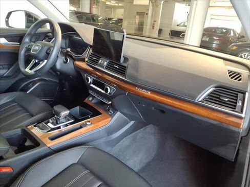 Used 2023 Audi Q5 2.0T Premium Plus w/ Premium Plus Package AWD/4WD image 22