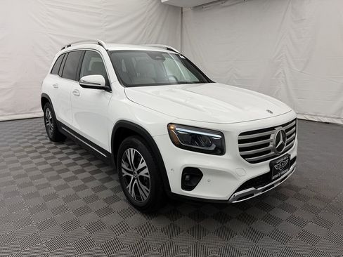 Used 2025 Mercedes-Benz GLB 250 image 3