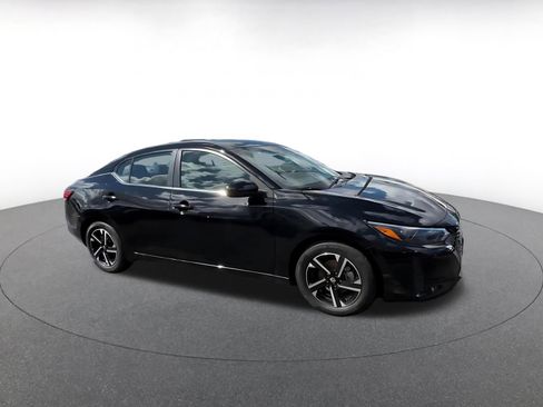 Used 2025 Nissan Sentra SV FWD image 2