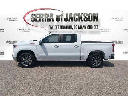 Used 2023 Chevrolet Silverado 1500 LT w/ Z71 Off-Road Package AWD/4WD image 6