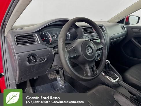 Used 2014 Volkswagen Jetta SE image 9