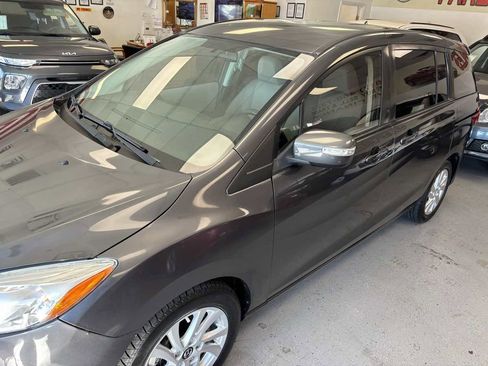 Used 2014 MAZDA MAZDA5 Sport image 3