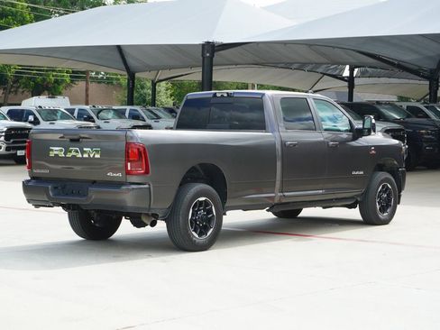 Used 2025 RAM 2500 Laramie AWD/4WD image 5