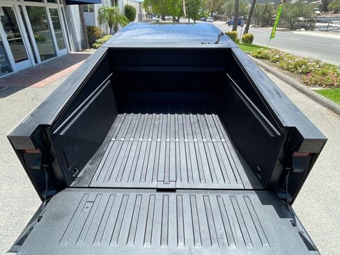 Used 2025 Tesla Cybertruck Cyberbeast AWD/4WD image 10