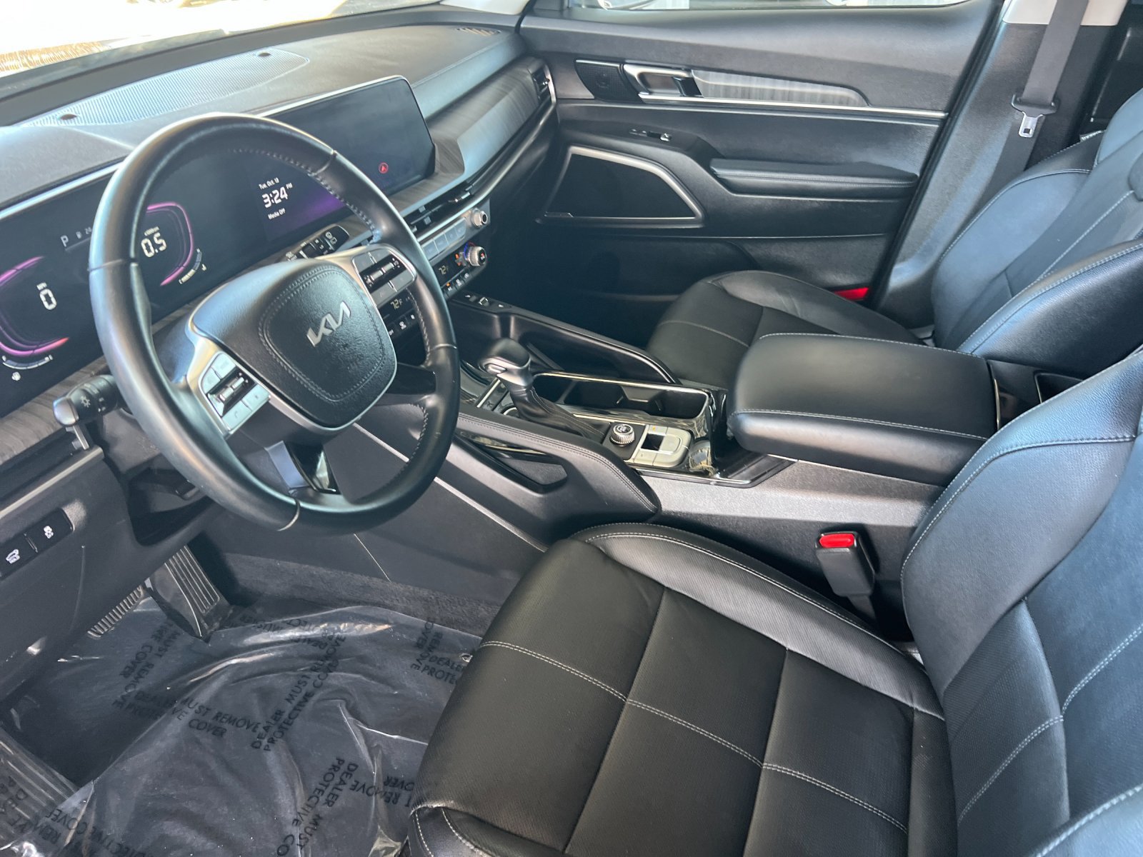 Used 2024 Kia Telluride EX w/ EX Captain's Chair Package FWD image 9