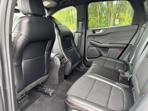 Used 2025 Ford Escape ST-Line Select AWD/4WD image 17