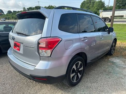 Used 2017 Subaru Forester 2.5i Premium AWD/4WD image 4
