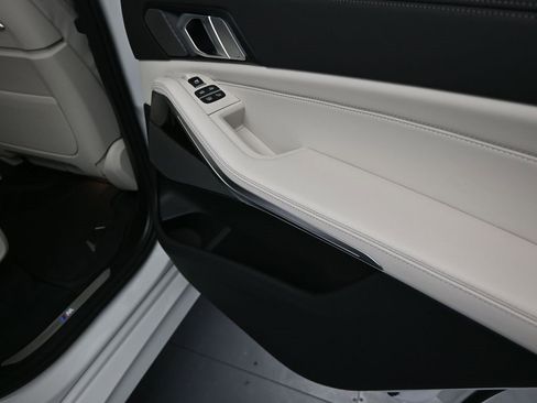 New 2026 BMW X7 M60i image 22