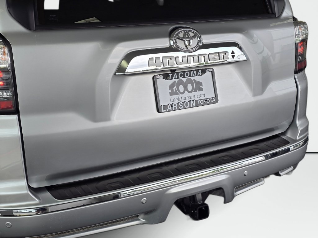 Used 2021 Toyota 4Runner Limited AWD/4WD image 15