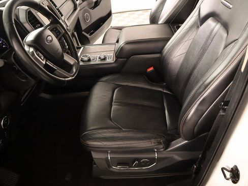 Used 2021 Ford Expedition Platinum image 12