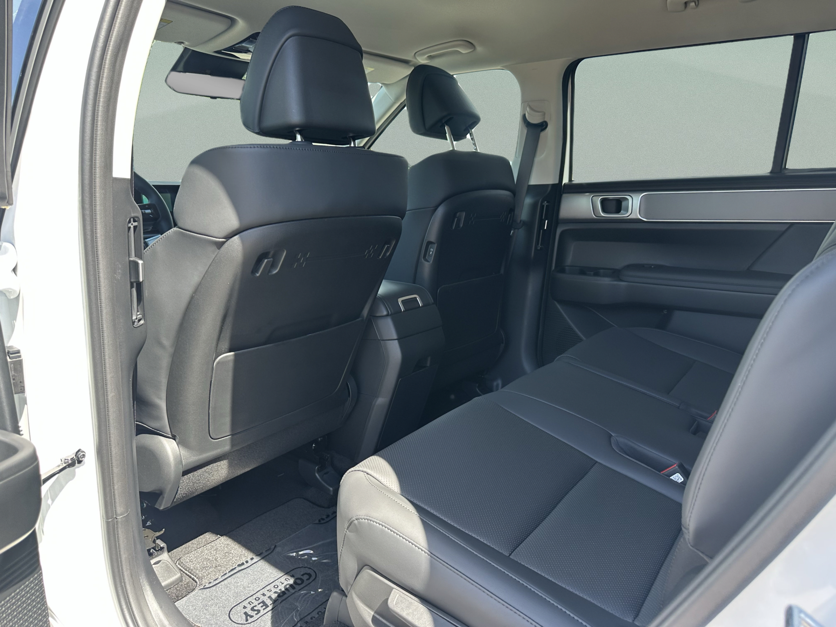 New 2027 Hyundai Santa Fe SEL FWD image 13