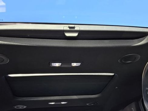 Used 2023 Chevrolet Traverse Premier AWD/4WD image 30