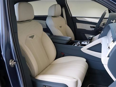 New 2025 Bentley Bentayga Extended Wheelbase image 20