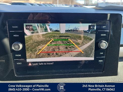 New 2026 Volkswagen Taos SE image 7