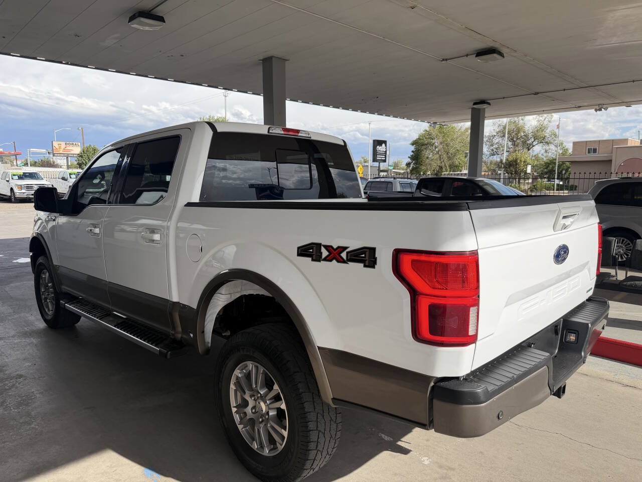 Used 2019 Ford F150 Lariat w/ Equipment Group 501A Mid AWD/4WD image 4