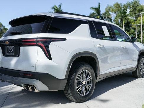 Used 2024 Chevrolet Traverse LT image 25