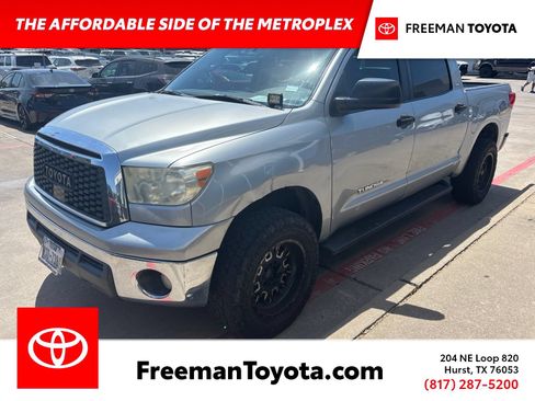 Used 2011 Toyota Tundra 4x4 CrewMax image 1