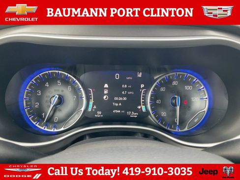 Used 2024 Chrysler Pacifica Touring-L FWD image 18