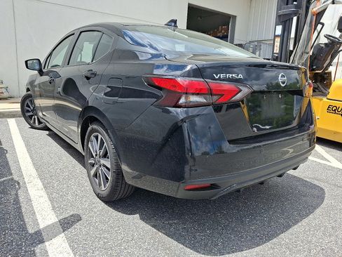Used 2023 Nissan Versa SV FWD image 4