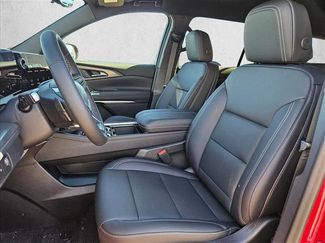 New 2026 Chevrolet Traverse LT w/ Midnight/Sport Edition video 4