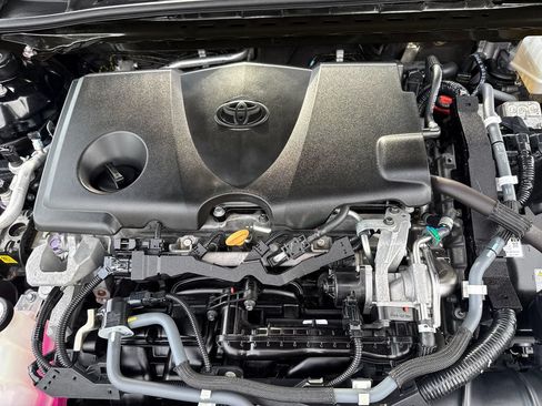 Used 2018 Toyota Camry LE FWD image 36