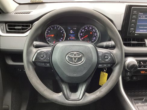 Used 2021 Toyota RAV4 LE FWD image 16