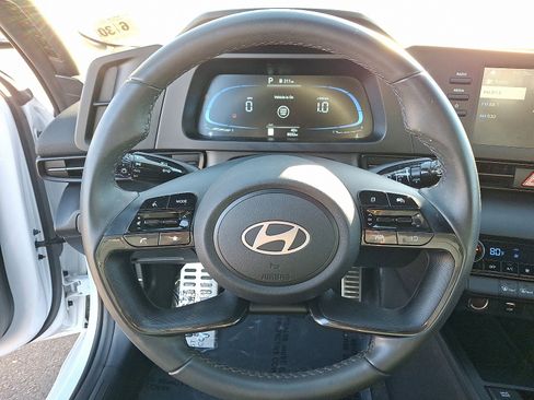 Certified 2025 Hyundai Elantra Sport image 19