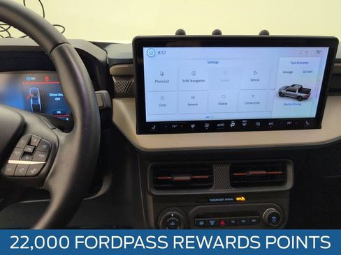 Used 2025 Ford Maverick Lariat w/ 4K Tow Package AWD/4WD image 16