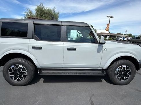 New 2026 Ford Bronco Outer Banks AWD/4WD image 3