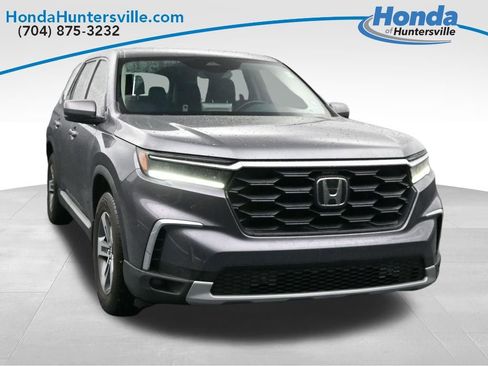 Used 2025 Honda Pilot EX-L image 6