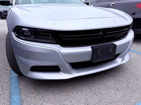 Used 2023 Dodge Charger SXT image 2