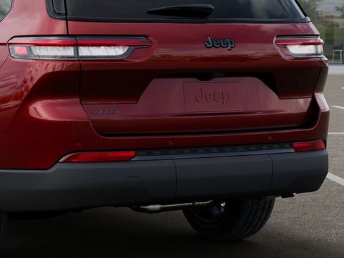 New 2025 Jeep Grand Cherokee L Limited image 13