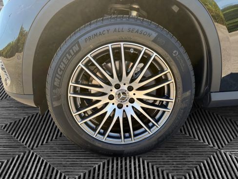 Used 2026 Mercedes-Benz GLC 300 GLC 300 image 9