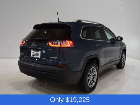 Used 2021 Jeep Cherokee Latitude Plus image 4