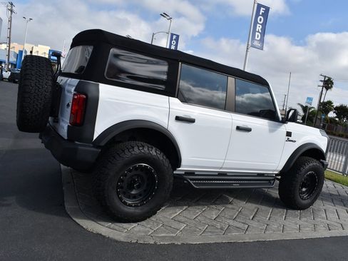 Used 2022 Ford Bronco 4-Door image 2