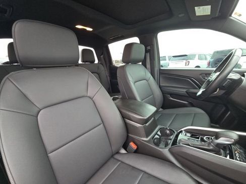 Used 2024 Chevrolet Colorado LT w/ LT Convenience Package III image 19