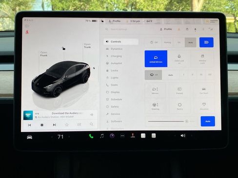 Used 2022 Tesla Model Y Performance image 28