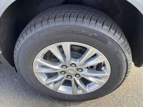 New 2026 Cadillac XT5 Luxury image 26