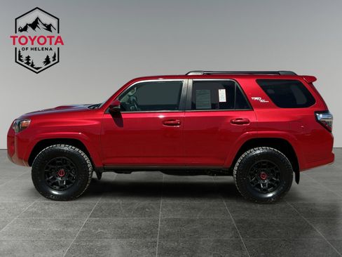 Certified 2022 Toyota 4Runner TRD Off-Road Premium w/ TRD Black Wheel Package (TMS) AWD/4WD image 2