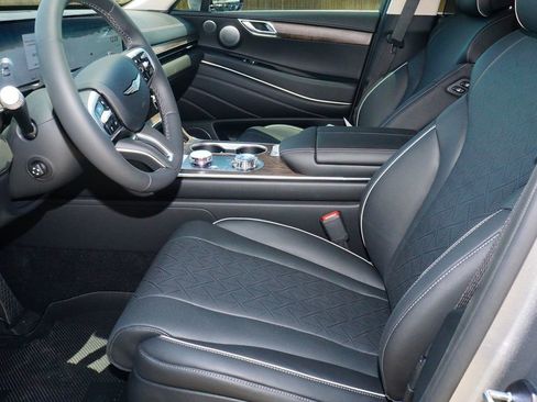 New 2025 Genesis GV80 3.5T Advanced image 17