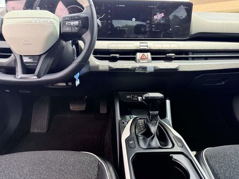 Used 2025 Kia K4 GT-Line FWD image 25