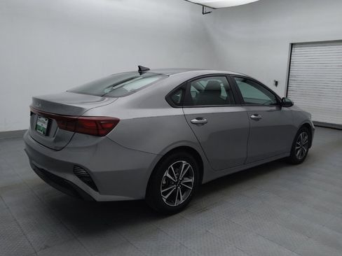 Used 2024 Kia Forte LXS FWD image 9